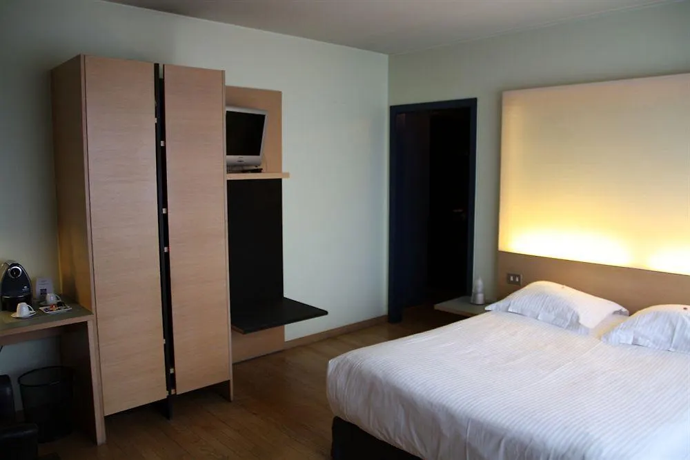 ***  Hotel 322 Lambermont Brussels Schaerbeek Belgium