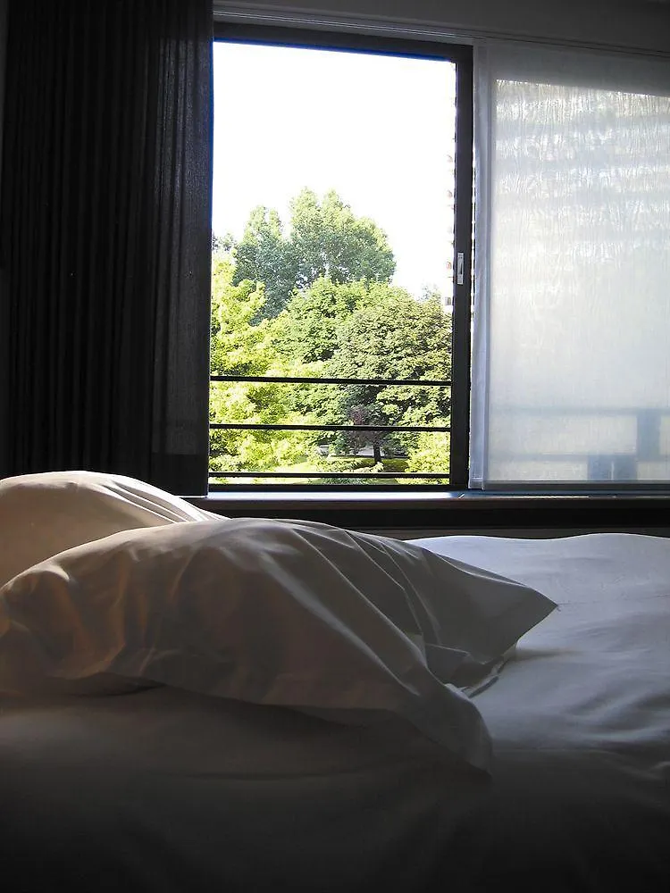 Hotel 322 Lambermont Brussels Schaerbeek