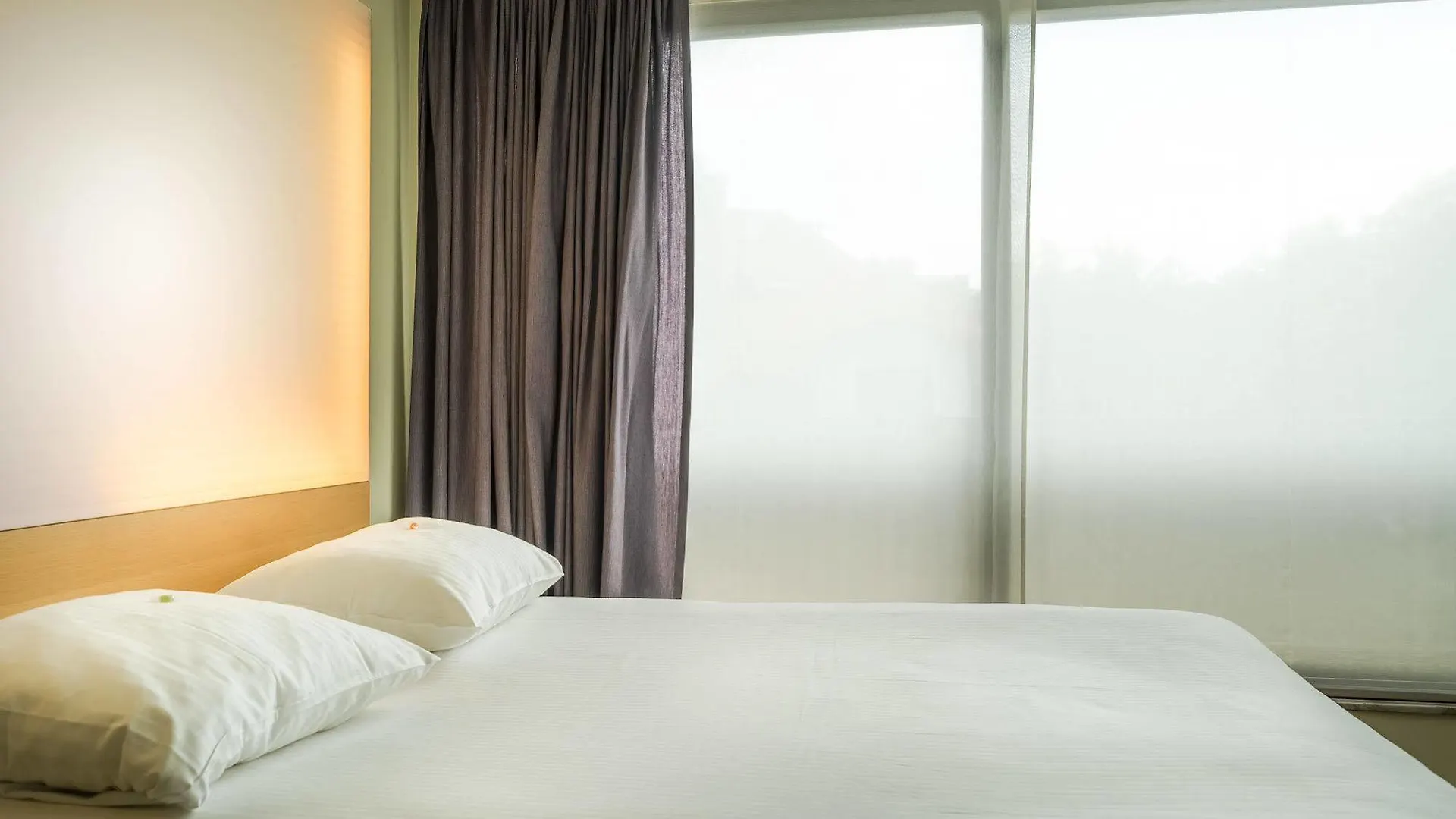 Hotel 322 Lambermont Brussels Schaerbeek
