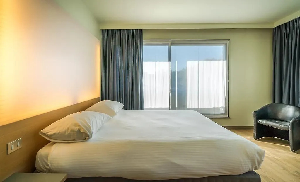 Hotel 322 Lambermont Brussels Schaerbeek